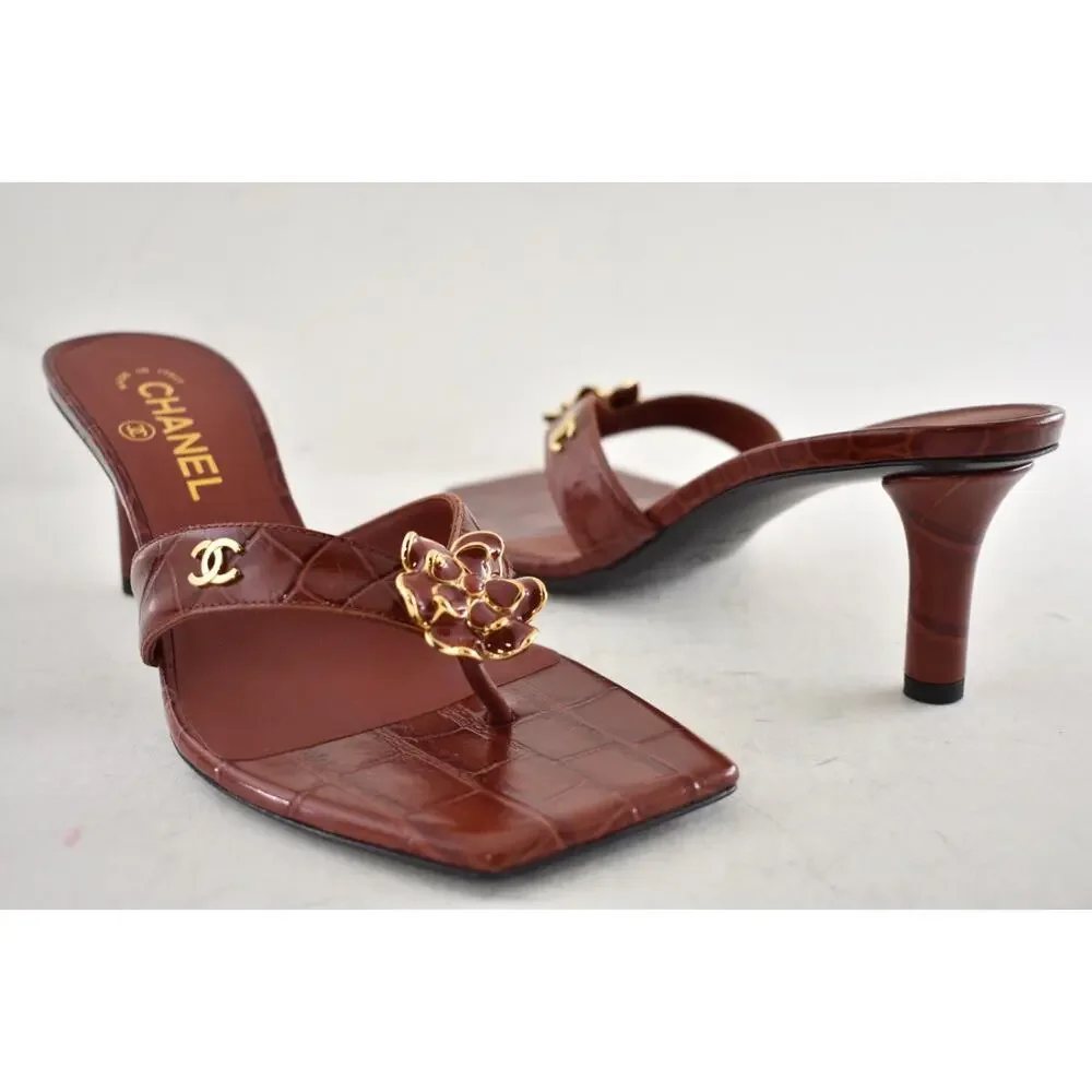 Chanel 26A Dark Red Crocodile Croc CC Flower Backless Mule Heel Thong Sandal 40